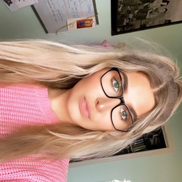 Meet your Posher, Reanna - Picture 1 of 1